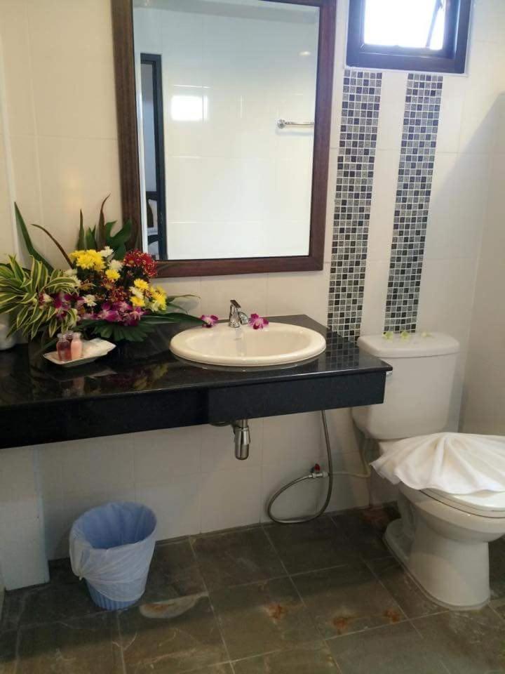 The Seashore Service Apartment
